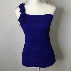 Rubicon Top Sz Medium One Shoulder Flower Strap